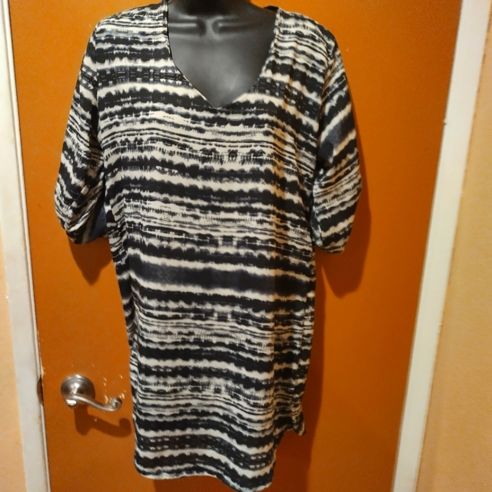 Short Sleeve Black Gray White Blouse